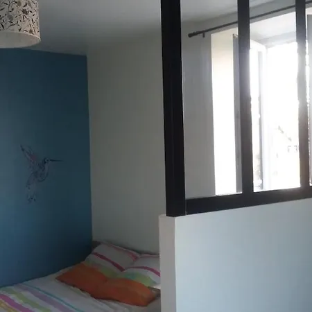 Le Petit Nid Aux Bords De Vienne Apartment
